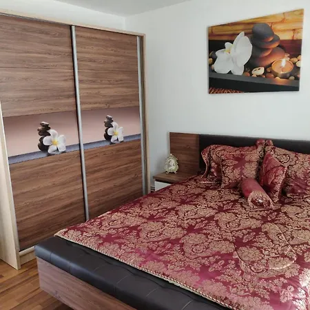 Casa De Vacanta בית נופש