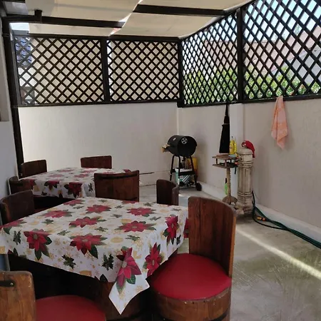 Casa De Vacanta בית נופש Năvodari