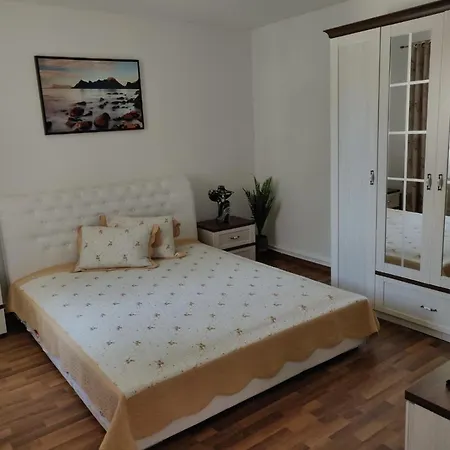 Casa De Vacanta בית נופש